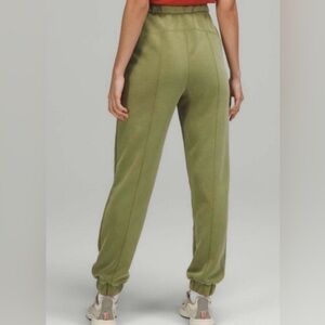 Lululemon Softstreme Relaxed High-Rise Pant Bronze Green Size 8